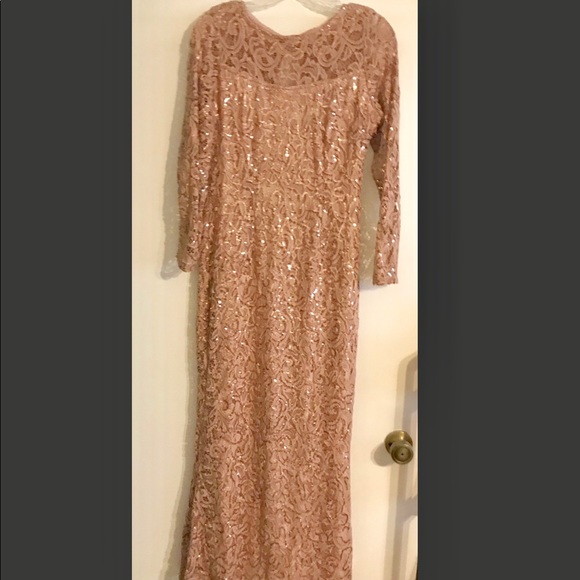 Gorgeous sequin gown - Picture 3 of 3